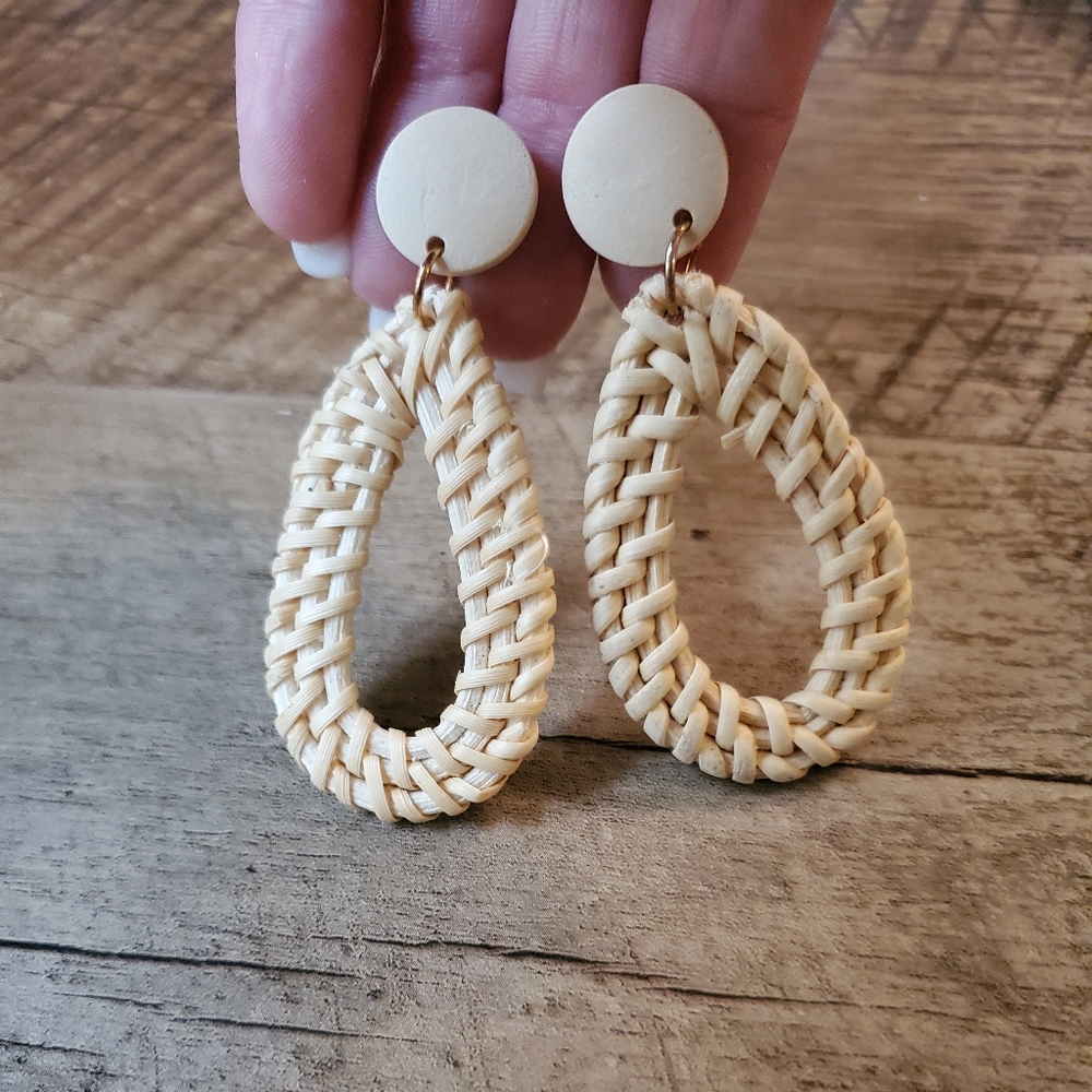 Woven wicker earring set!